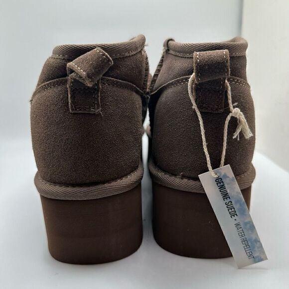 CUSHIONAIRE Women's Genuine Suede pull platform boot +Memory Foam 8 TAUPE - Picture 4 of 7